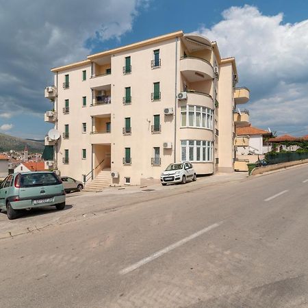 Apartman Dildo Lejlighed Trogir Eksteriør billede