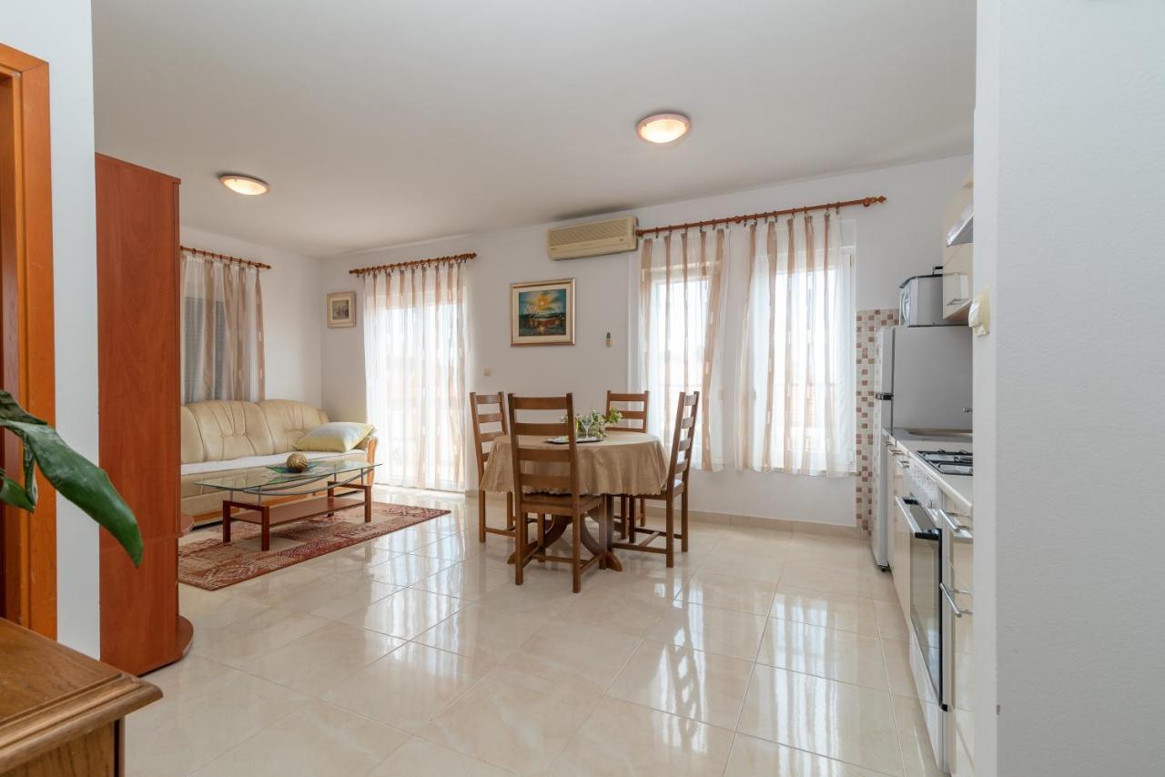 Apartman Dildo Lejlighed Trogir Eksteriør billede