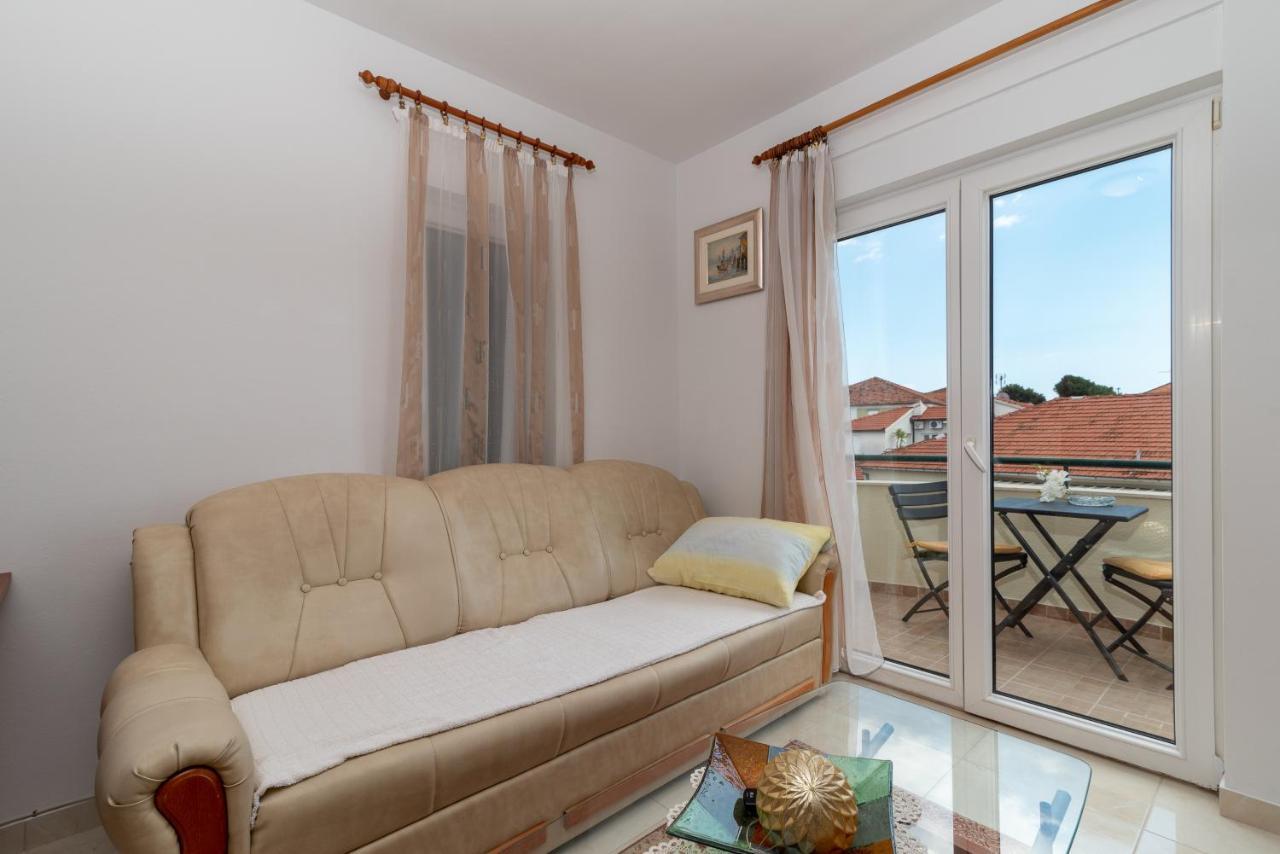 Apartman Dildo Lejlighed Trogir Eksteriør billede