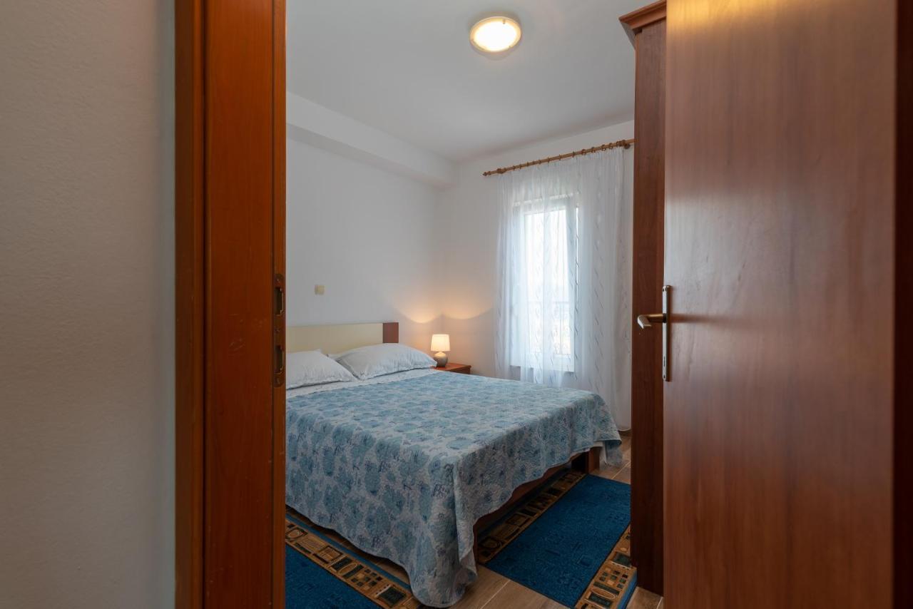 Apartman Dildo Lejlighed Trogir Eksteriør billede