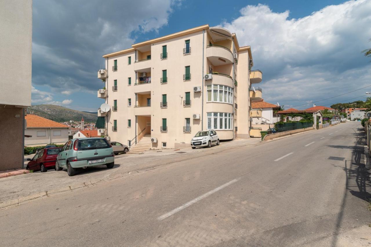 Apartman Dildo Lejlighed Trogir Eksteriør billede