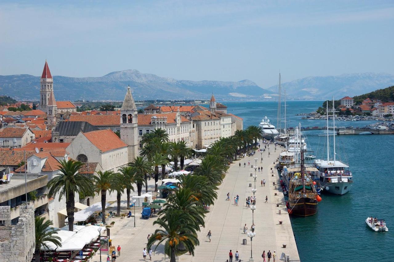 Apartman Dildo Lejlighed Trogir Eksteriør billede