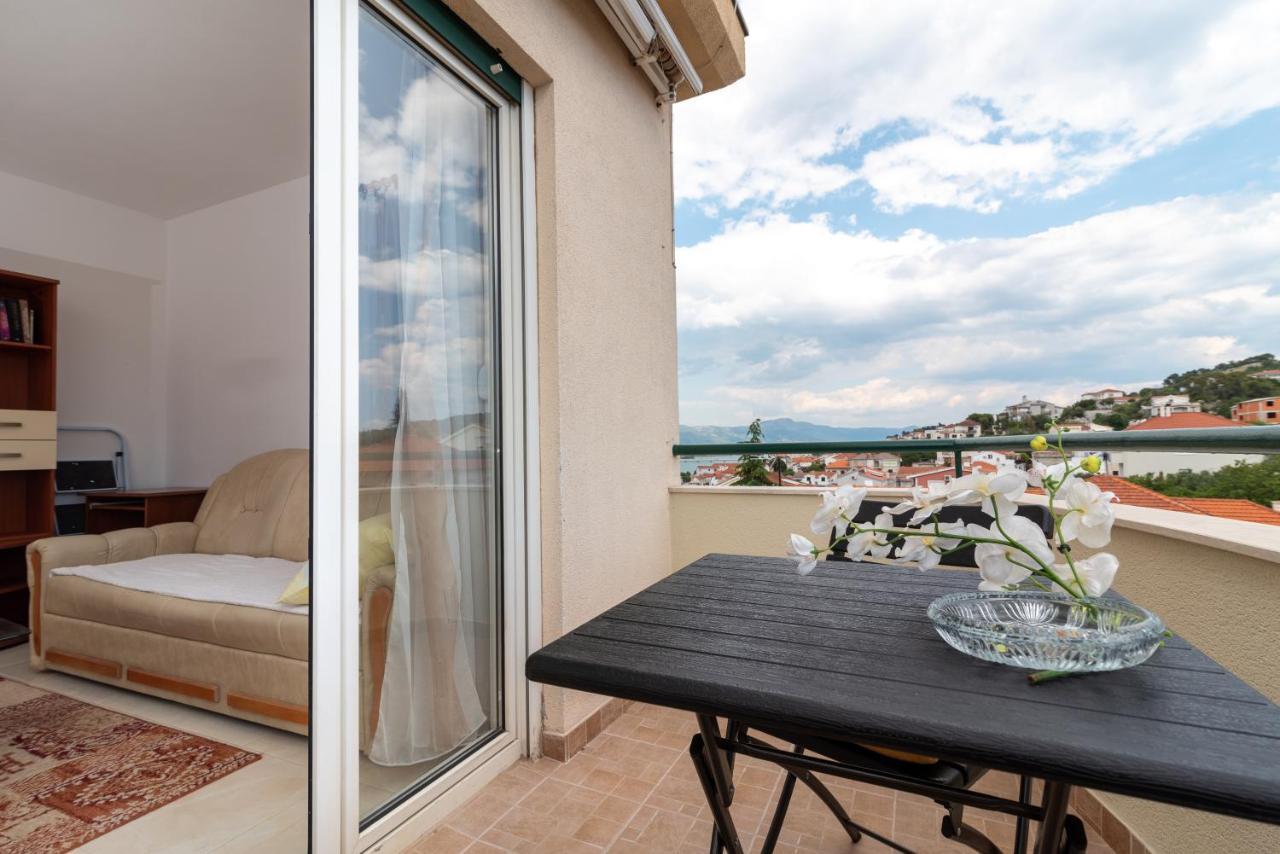 Apartman Dildo Lejlighed Trogir Eksteriør billede