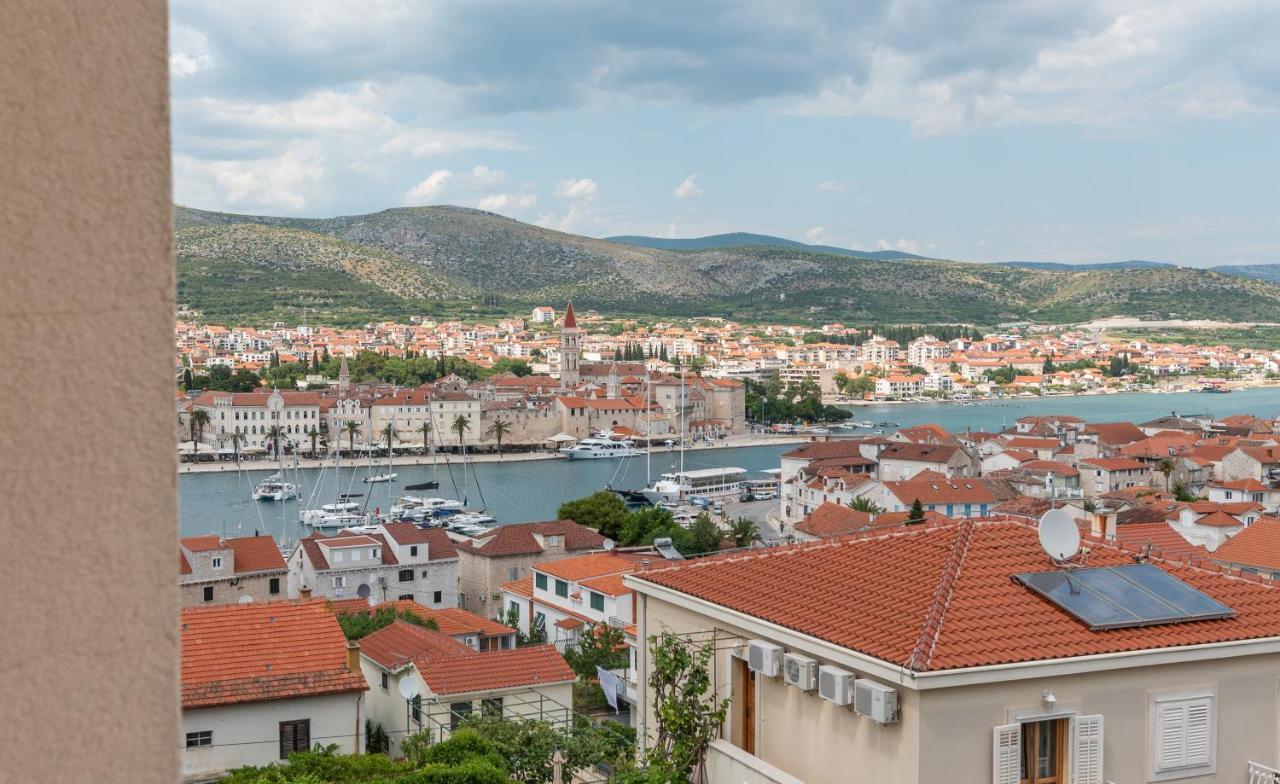 Apartman Dildo Lejlighed Trogir Eksteriør billede