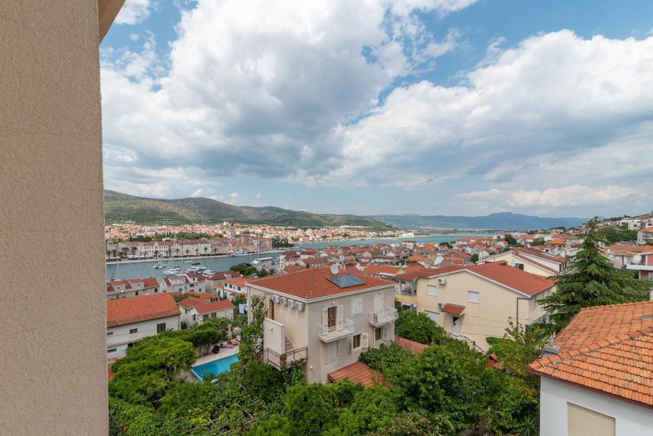Apartman Dildo Lejlighed Trogir Eksteriør billede